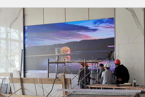 昆明世茂室内P2.5全彩显示屏